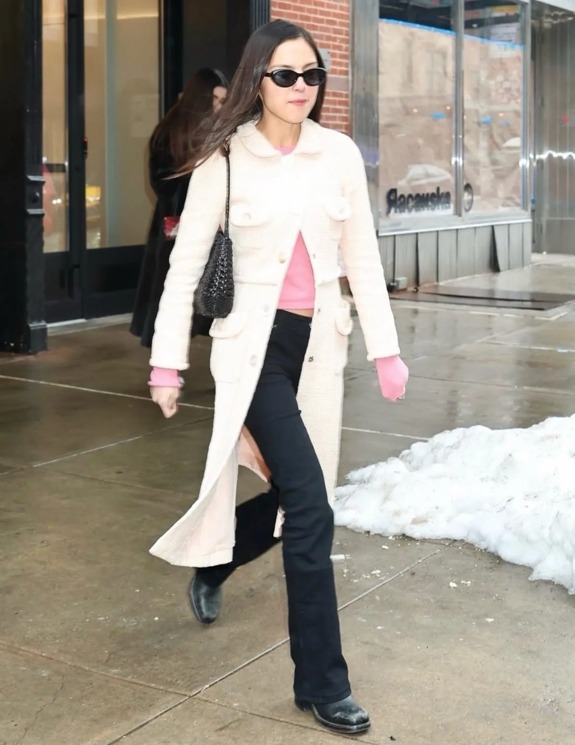 Olivia Rodrigo xuất hiện trên đường phố New York