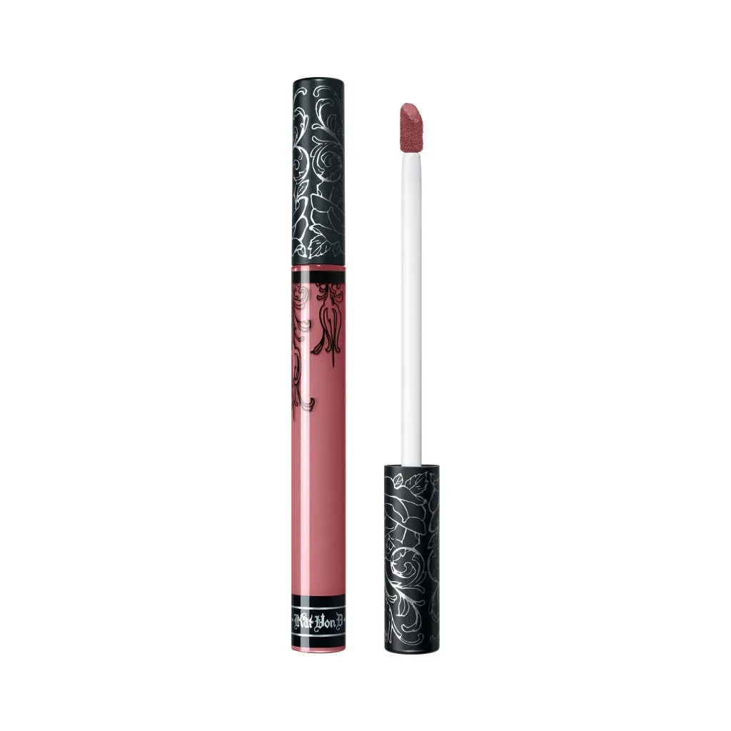 son kem lì Kat Von D son kem lì Kat Von D