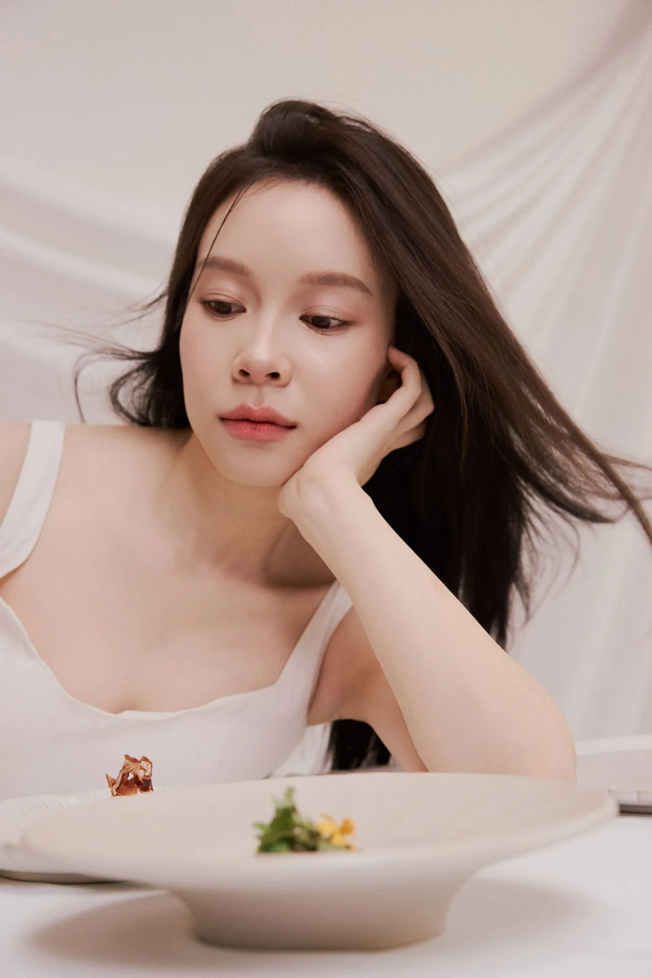 Đầu bếp Thuỳ Dung chia sẻ về cách làm sao để giữ được hồn Việt mà vẫn mở rộng về cấu trúc và cảm nhận trong mỗi món ăn.