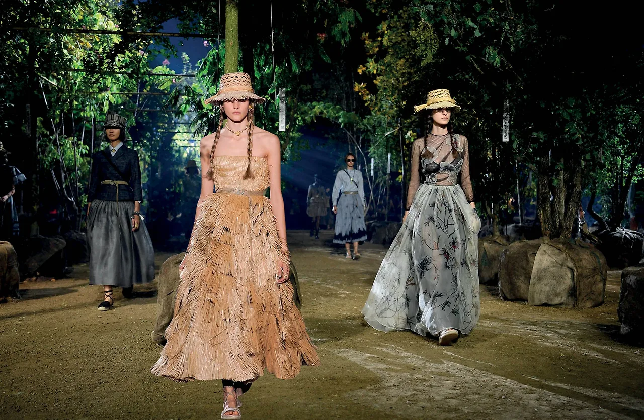 sàn diễn Dior tuần lễ thời trang sàn diễn Dior tuần lễ thời trang Xuân Hè 2020