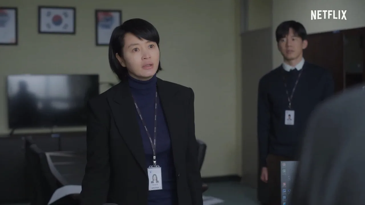 kim hye soo mặc áo vest