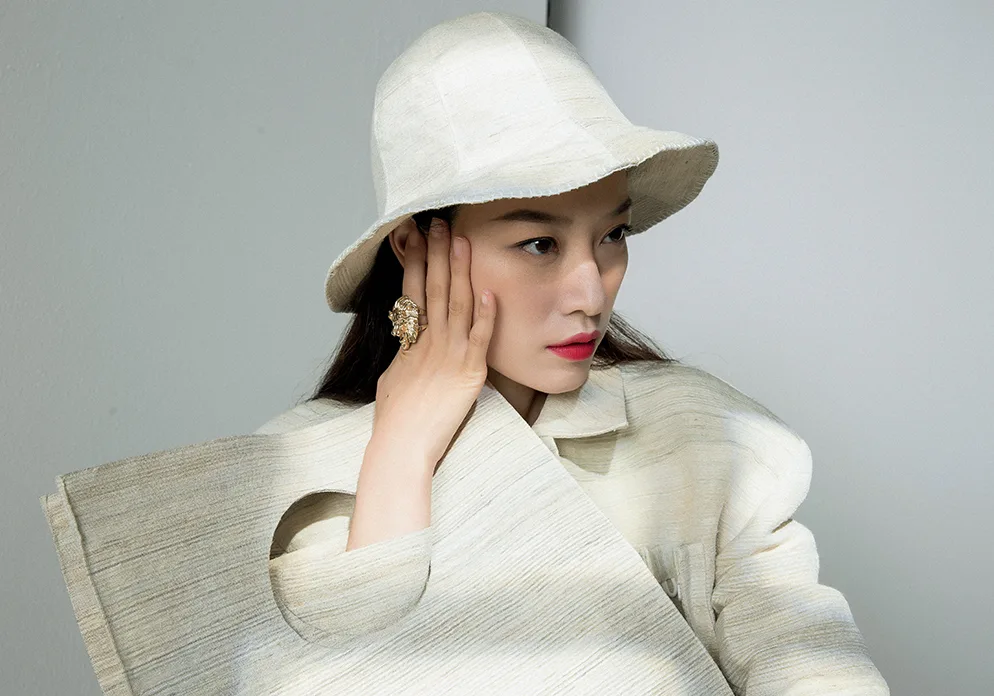 ELLE lắng nghe 1 ELLE lắng nghe 1