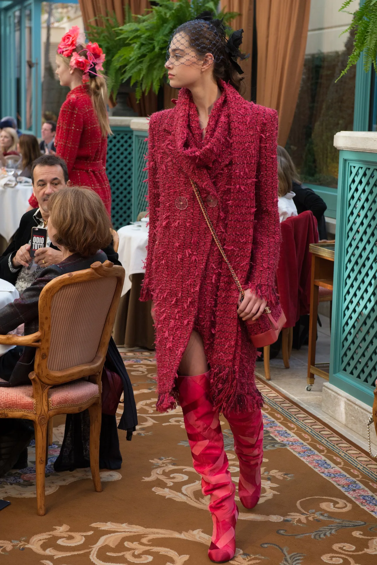 bst thoi trang chanel prefall 2017