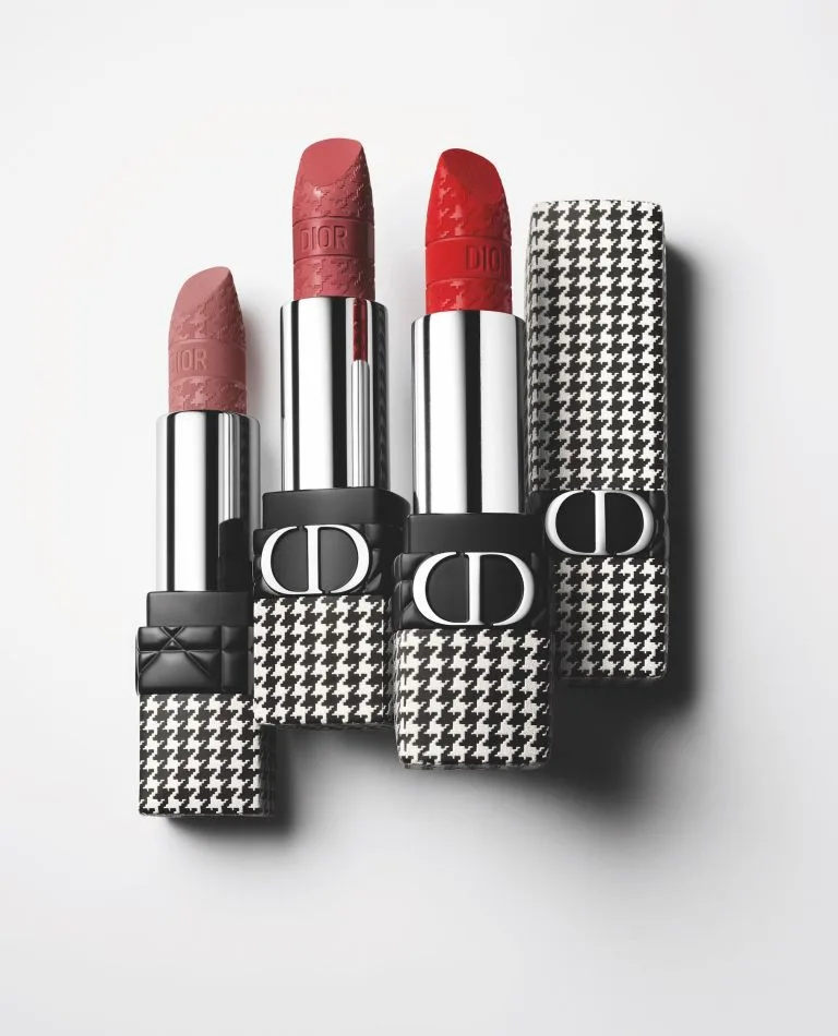 Rouge Dior New Look sở hữu thiết kế ấn tượng trong bộ sưu tập mới Rouge Dior New Look sở hữu thiết kế ấn tượng trong bộ sưu tập mới
