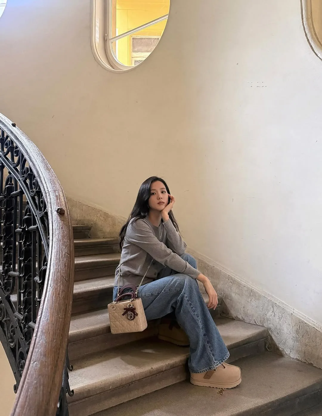 sooyaaa__ diện áo len xám