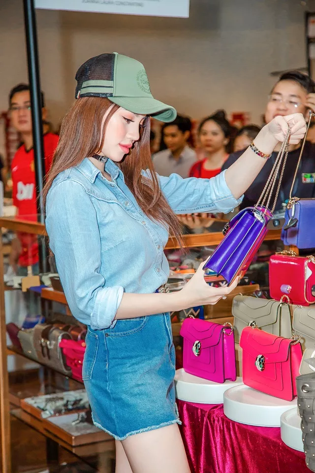 những sao Việt là fan cứng của Private Sale 4