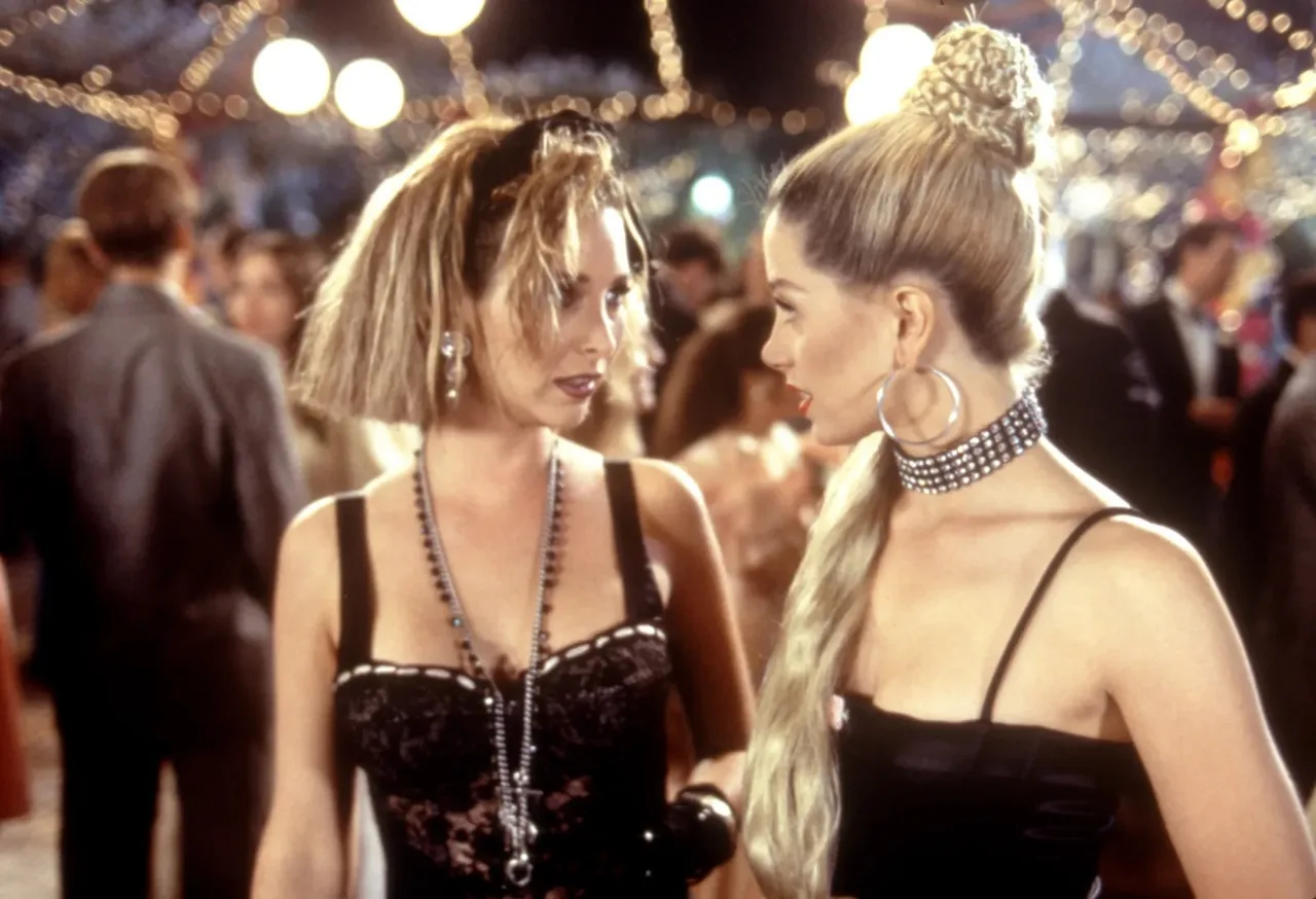 Ảnh: Phim Romy and Michele’s High School Reunion