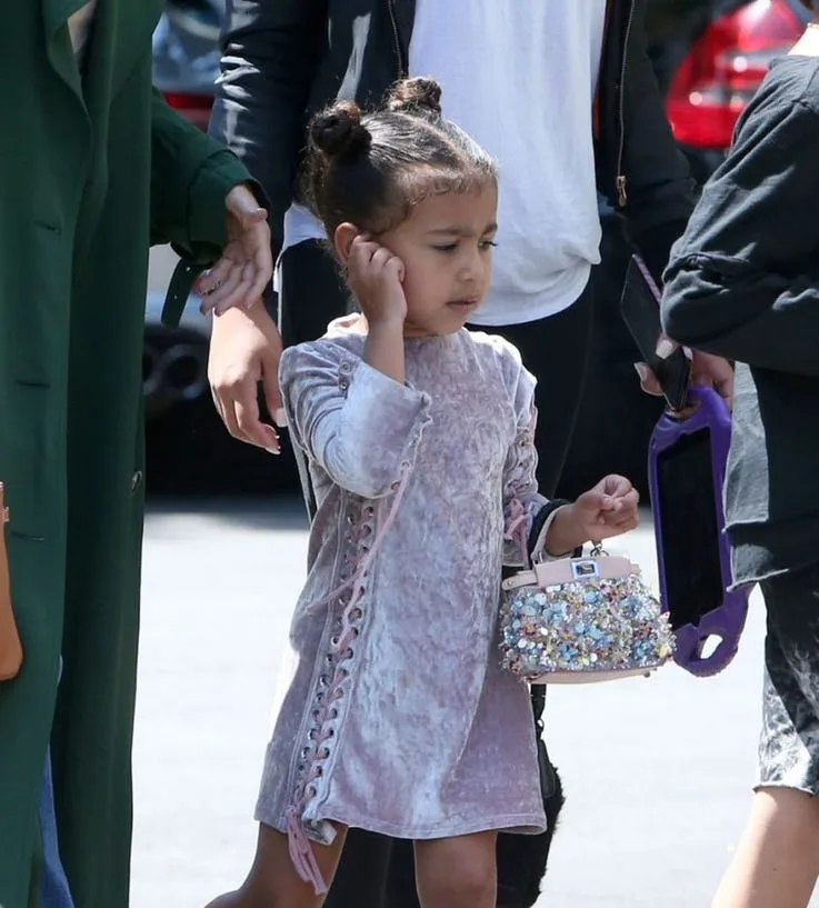 elle việt nam kardashian 03