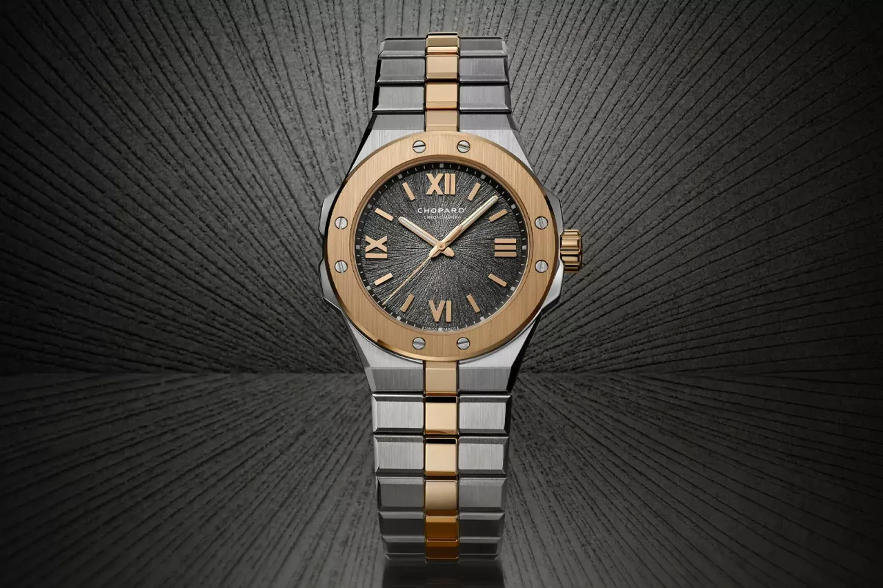 Alpine Eagle 33 mm phiên bản vàng kim và thép Lucent SteelTM