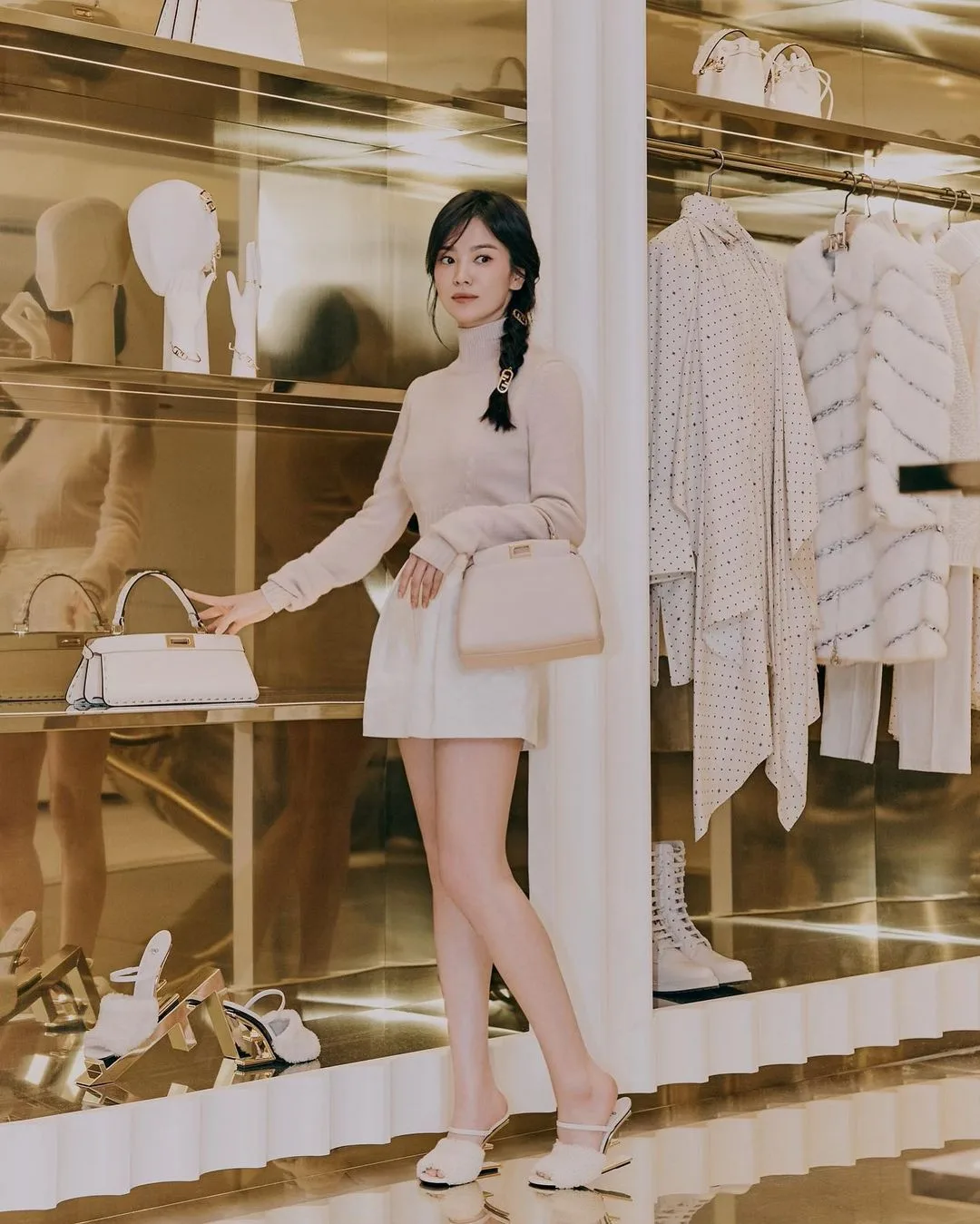 Song Hye Kyo fendi store