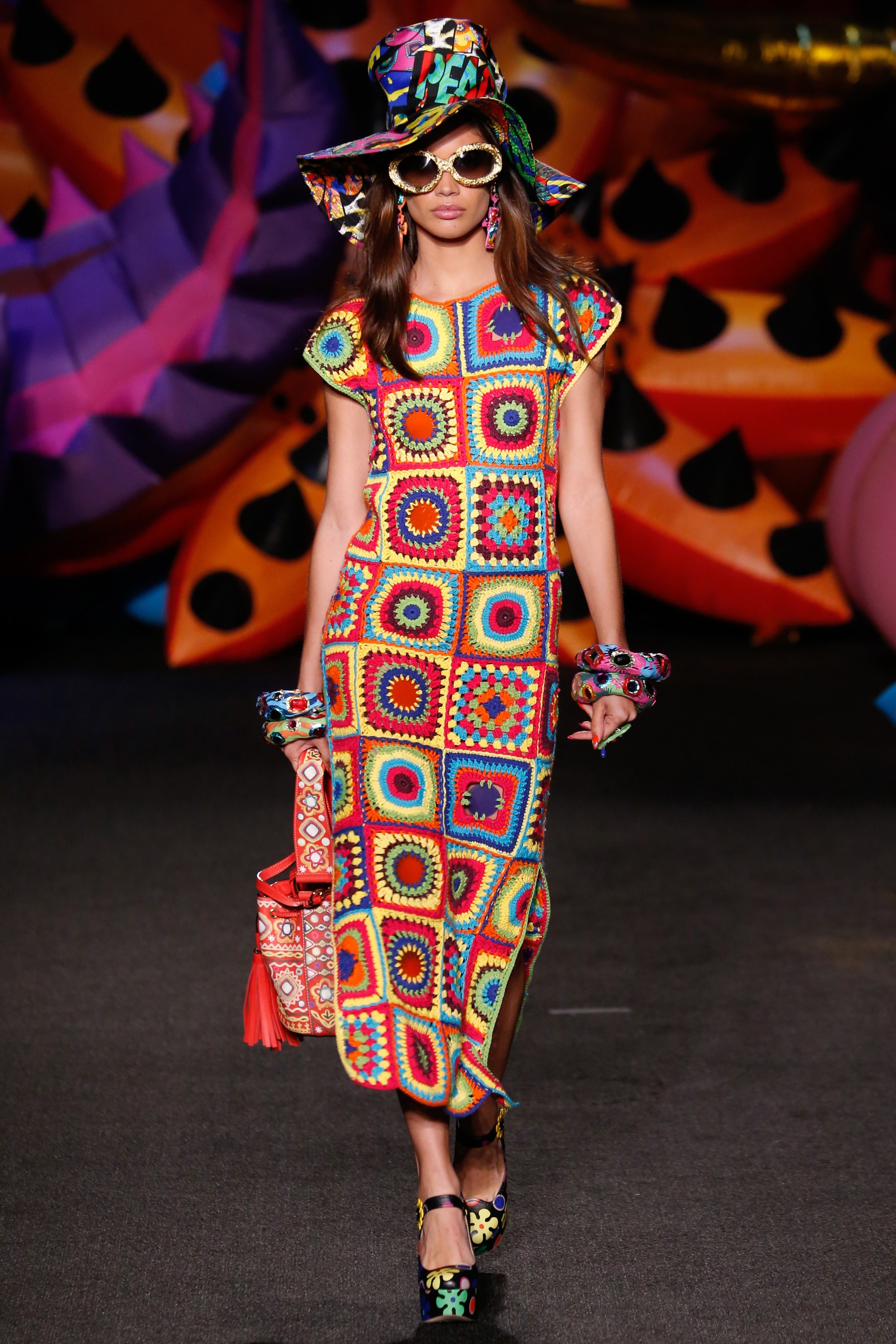 Bộ sưu tập thời trang Moschino Resort 2017 -ellevietnam 66