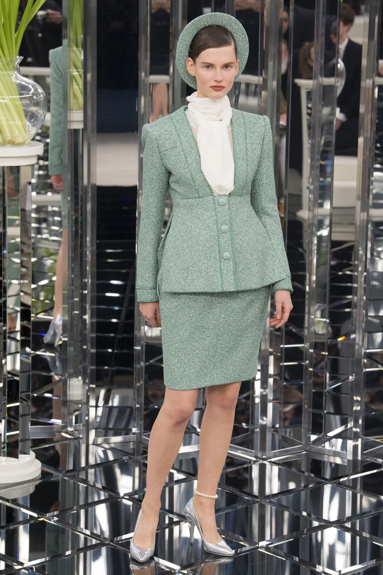 Những BST nổi bật tại tuần lễ Haute Couture Xuân-Hè 2017 - ELLE VN