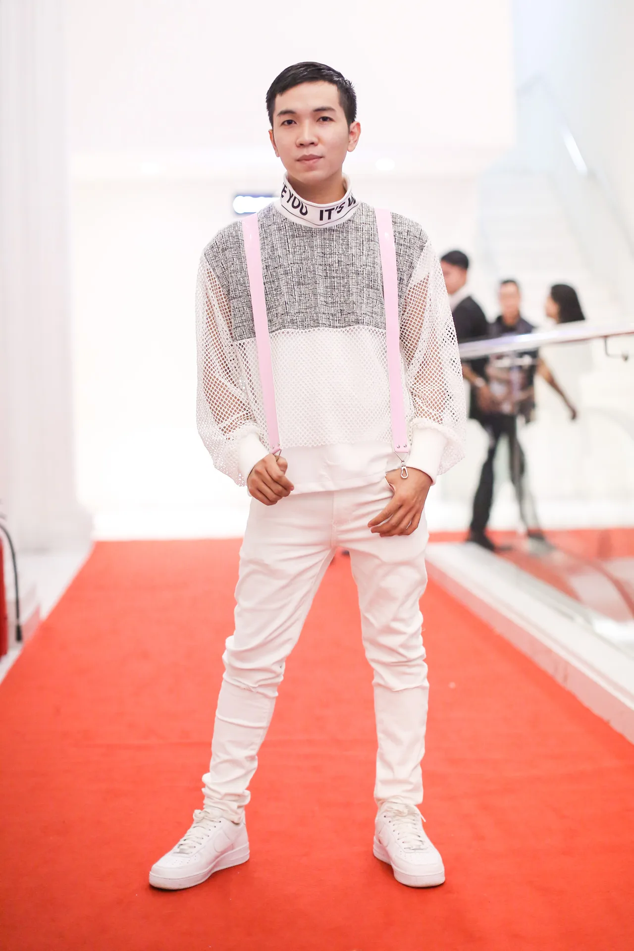 NTK Ivan Trần.