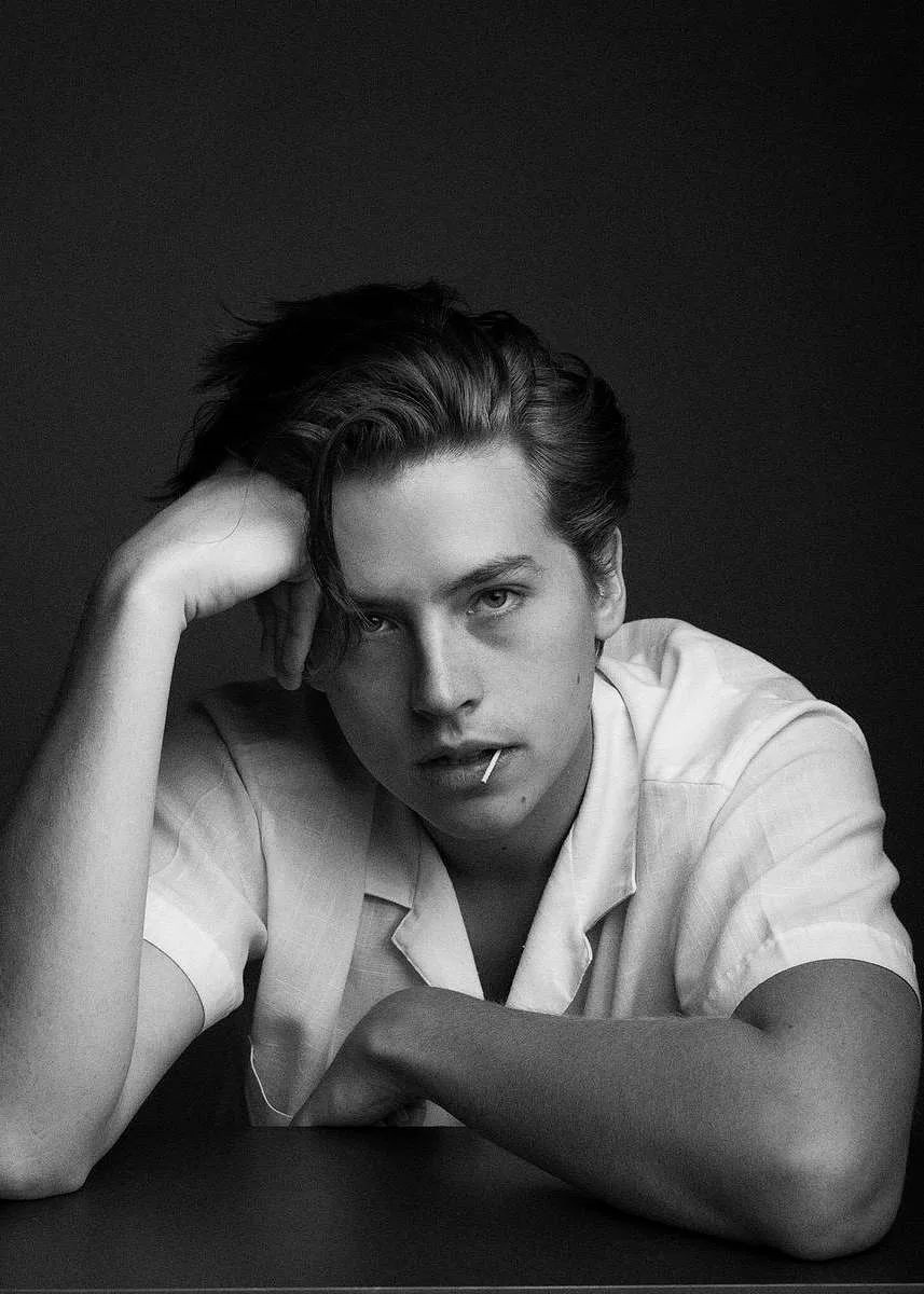 Cole Sprouse trong phim Năm Bước Để Yêu