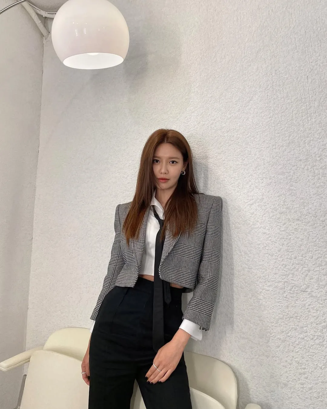 sooyoung cá tính với cà vạt