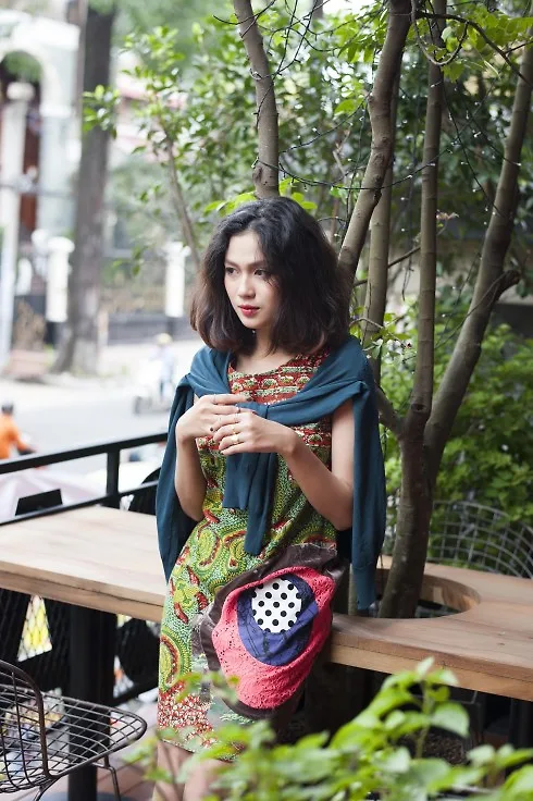 Đầm Ethophen, nhẫn Topshop