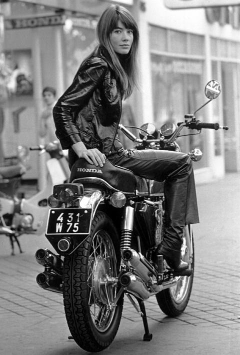 Biểu tượng thời trang đường phố thập niên 60: Francoise Hardy - ELLE.VN