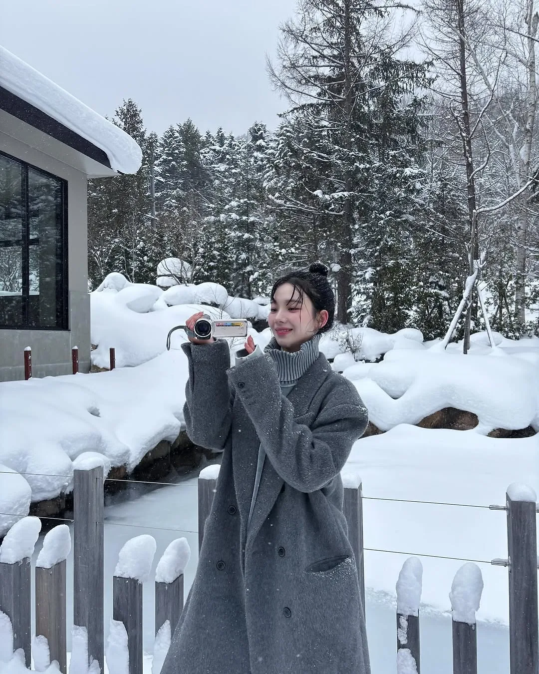 thời trang du lịch của Karina Aespa