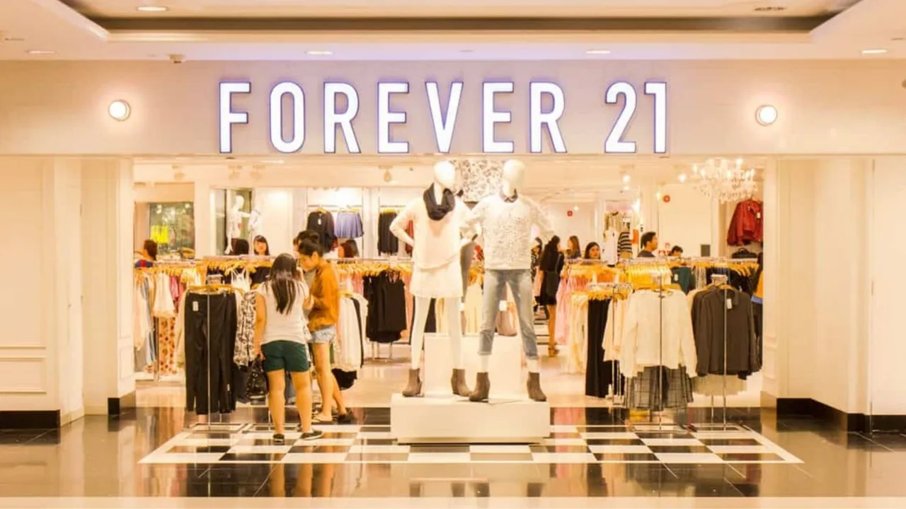 Forever 21 chính thức phá sản