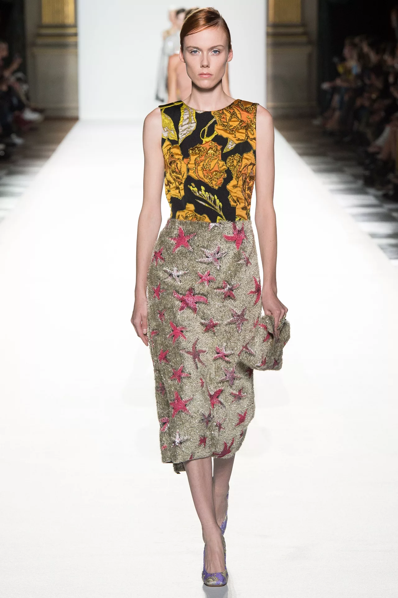 Paris Fashion Week: Muôn màu tích cực trong bst Xuân 2018 của Dries Van Noten