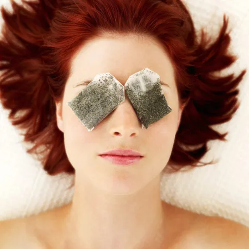 Puffy-eyes-wet-tea-bags