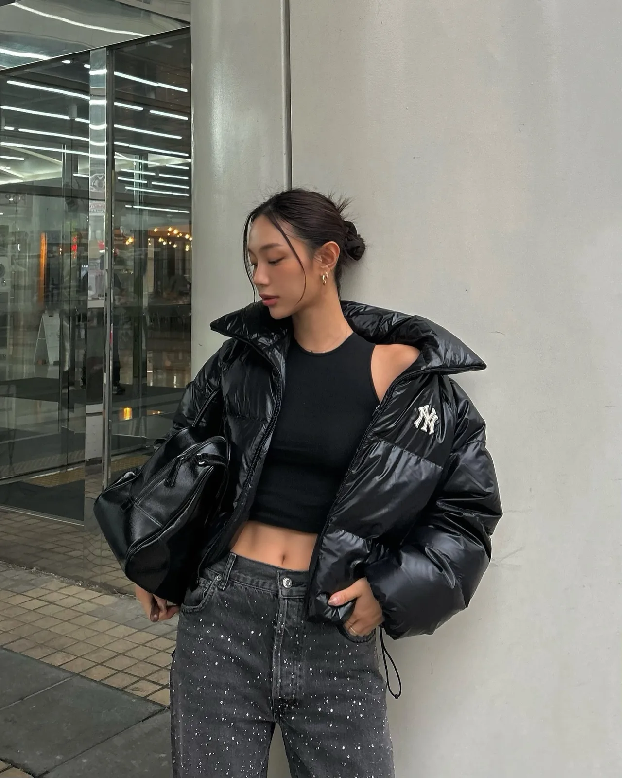 áo phao đen croptop