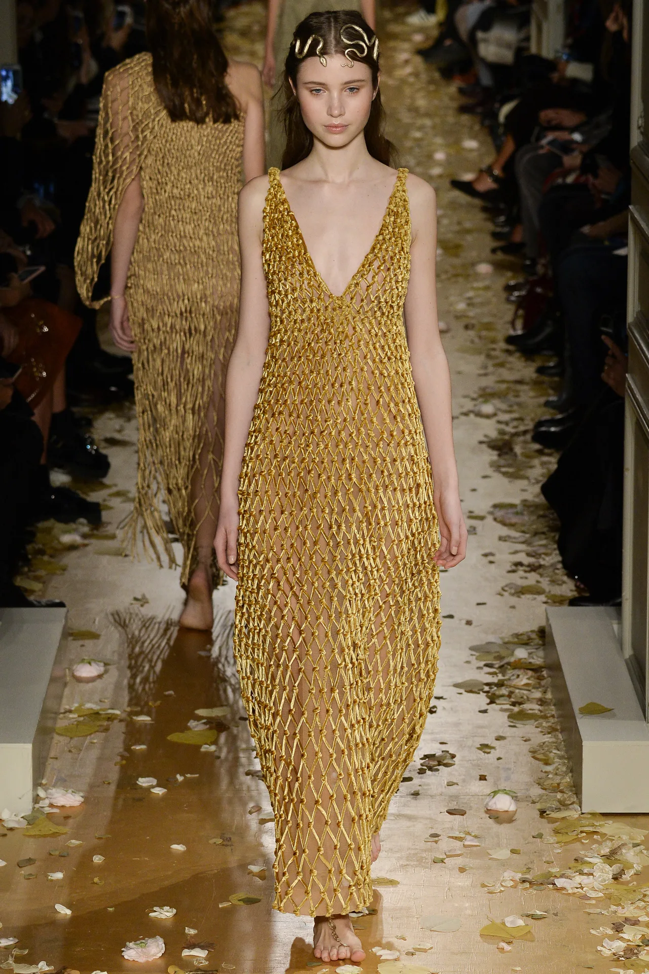 valentino-spring2016-ellevietnam(24)