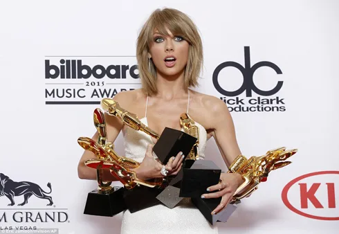 Taylor Swift thắng lớn tại Billboard Music Awards 2015