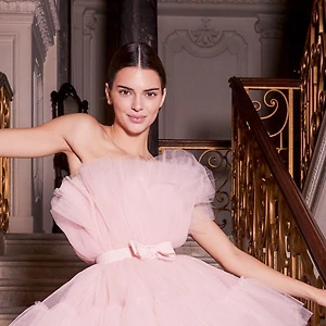 Kendall Jenner hm x valli t