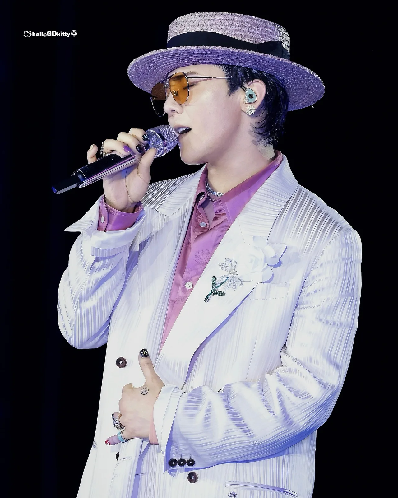 G-Dragon tiếp tục diện suit từ nhà mốt Amiri