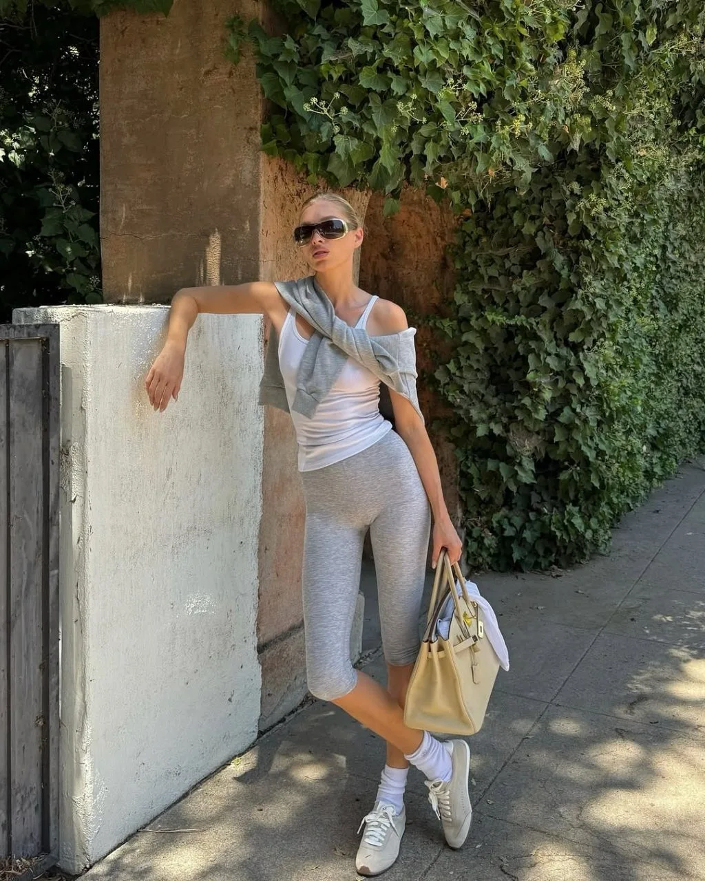 Set đồ legging cut-out phối leather jacket