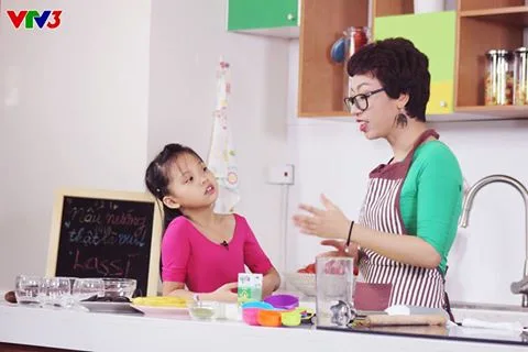 4.Không chỉ học nấu ăn, các bé còn được học các mẹo làm bếp đơn giản và hiệu quả.