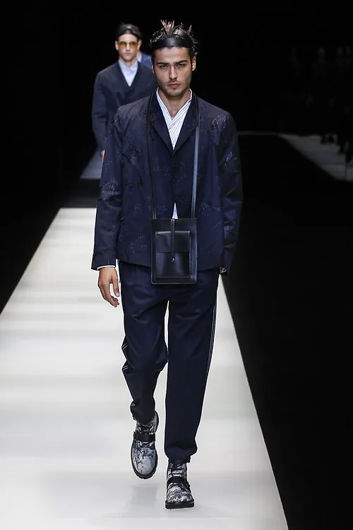 Emporio Armani mang den hinh anh ve sumurai hiện đại
