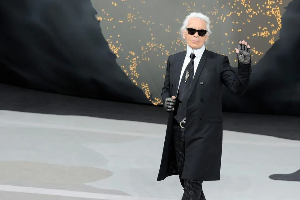 tưởng niệm karl lagerfeld 3