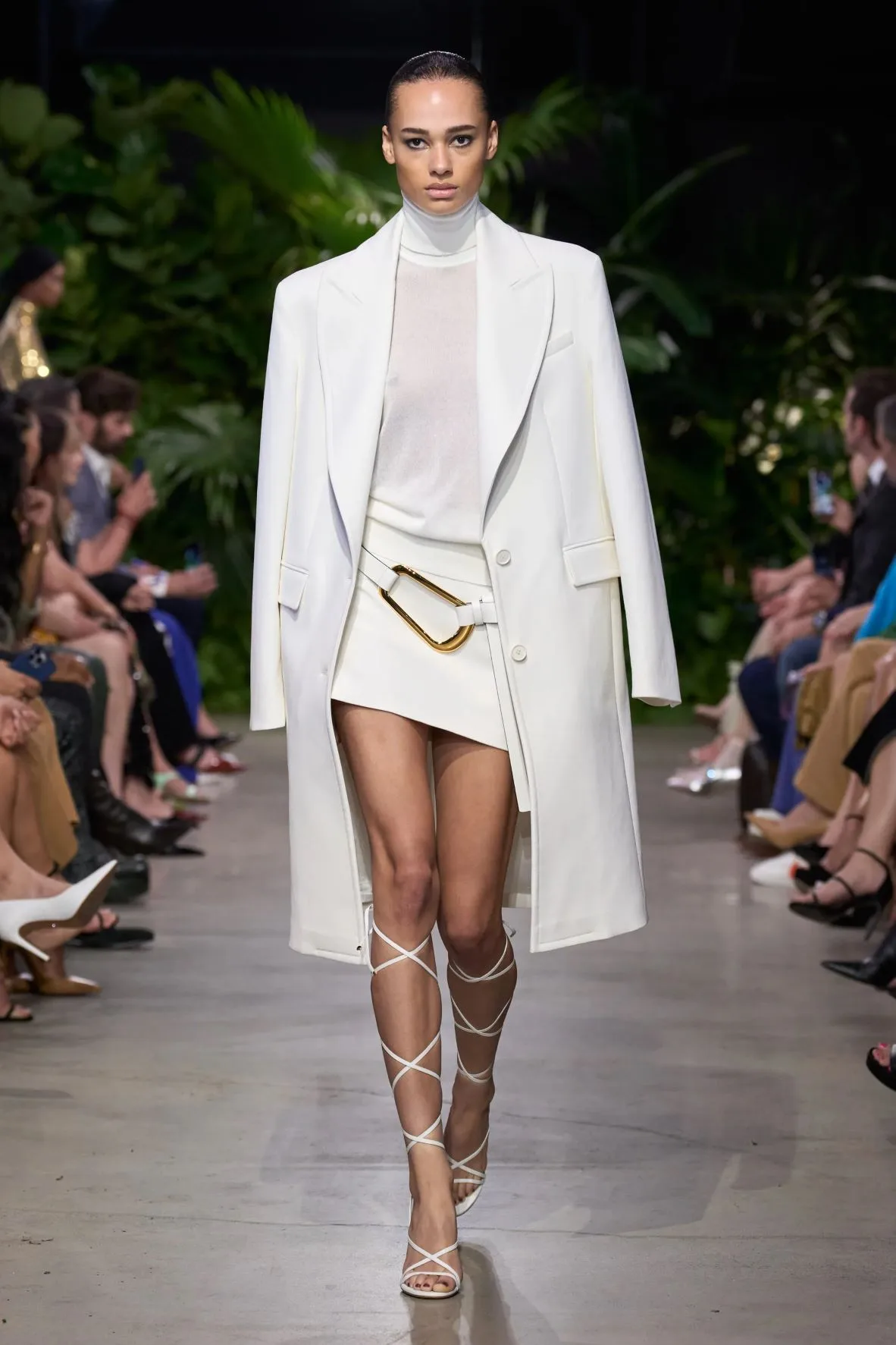 MK xuân hè 2023 look 36
