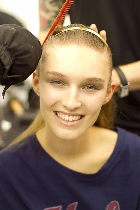 ellevn-paris-fashion-week-Tired, but models are still very friendly