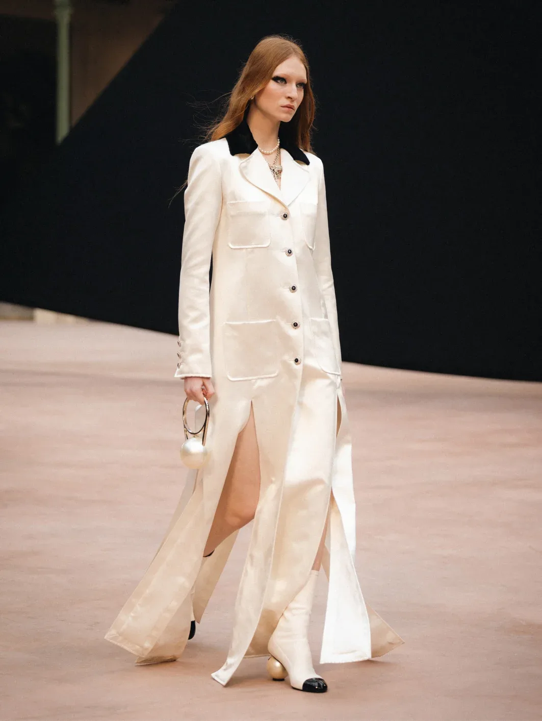 vest vàng bơ chanel