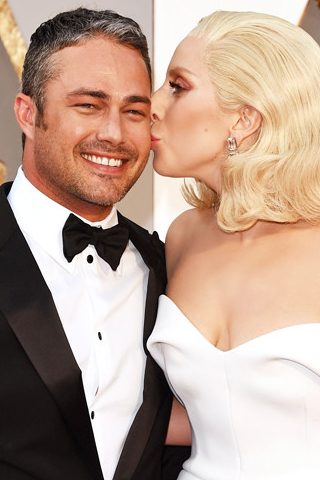 Lady Gaga bất ngờ chia tay bạn trai sau 5 năm bên nhau