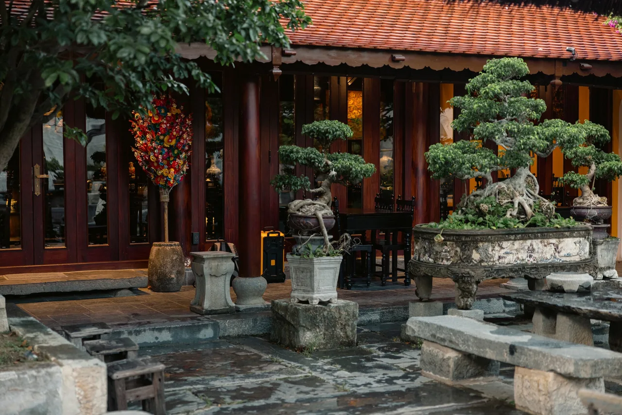 Không gian nhà rường cổ tại cơm mắm cô ri