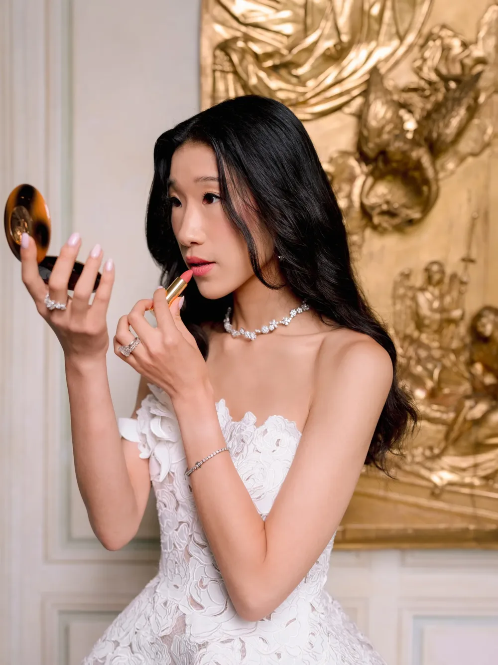 thời trang hôn lễ của "nữ hoàng RichTok" Becca Bloom