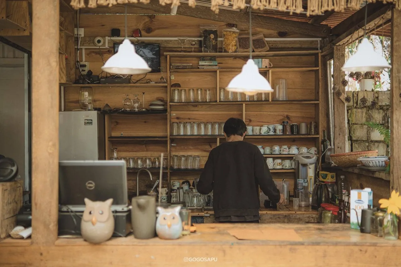 quán cà phê thông ơi ở đà lạt