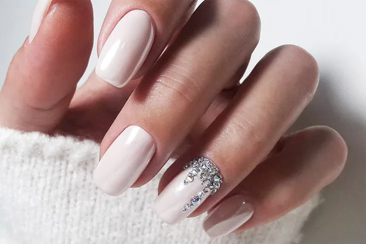 Mê mẫn với 10 kiểu móng tay đẹp cho ngày cưới 14 Mê mẫn với 10 kiểu móng tay đẹp cho ngày cưới 14