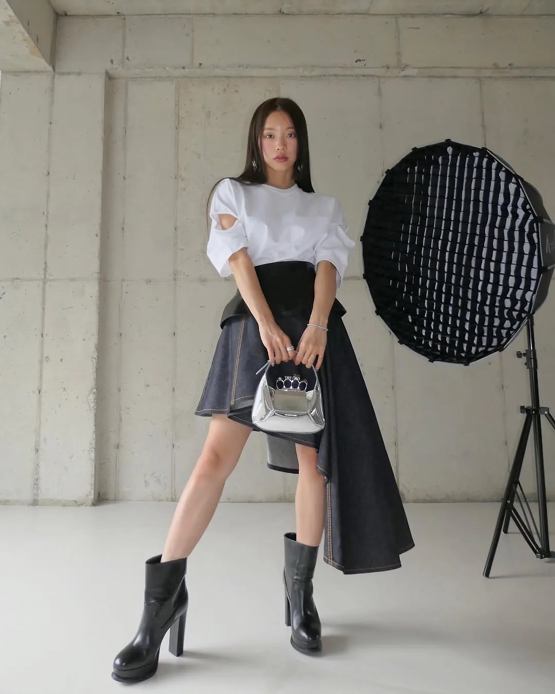 mulbada diện áo blouse phối váy chữ A 