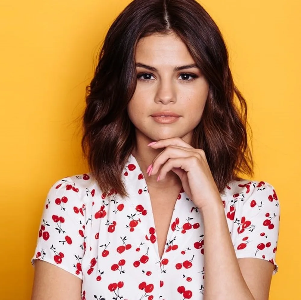 Phong cách trang điểm Selena xinh đẹp