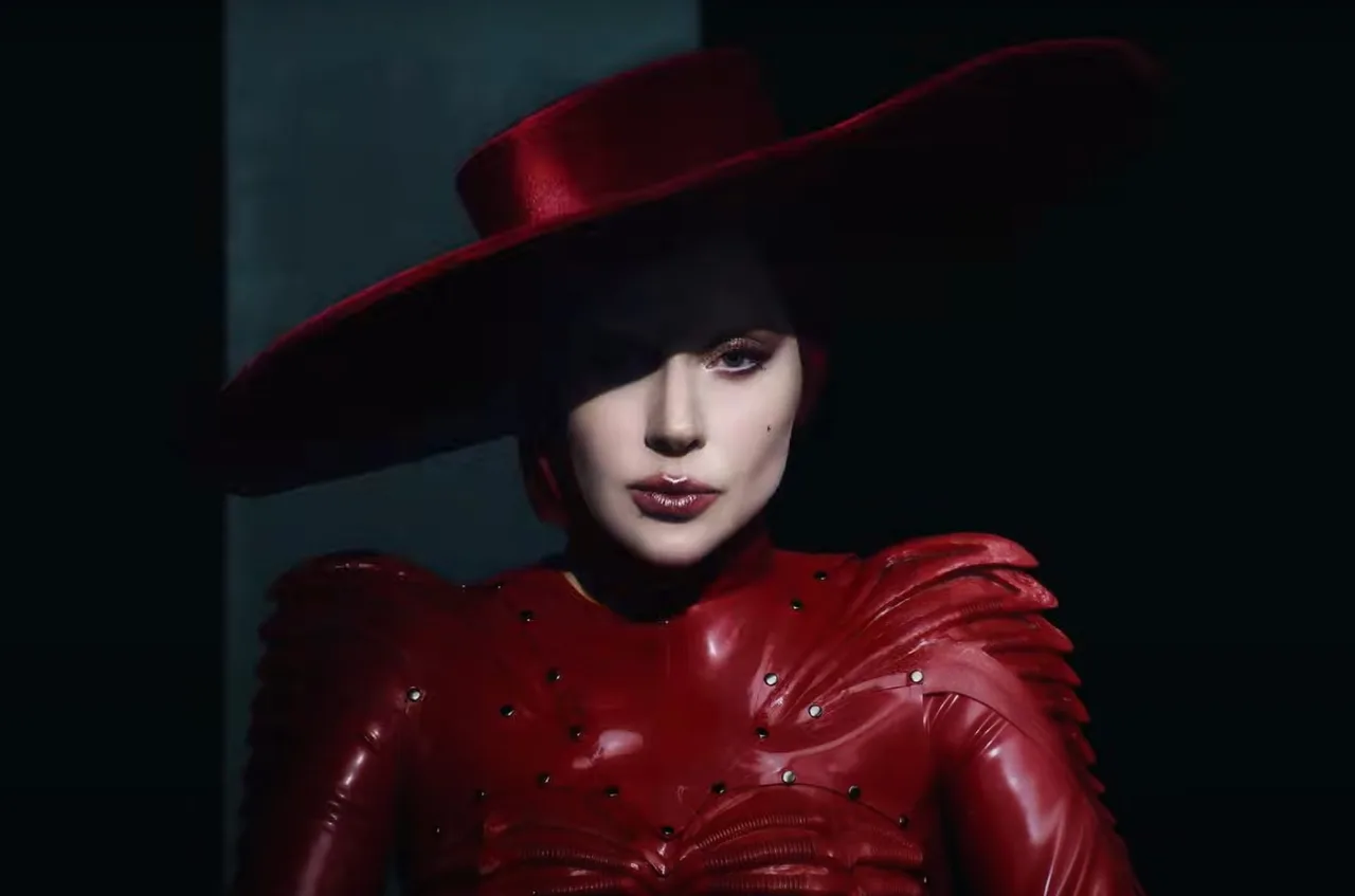 Lead single Abracadabra từ album MAYHEM của Lady Gaga cũng là một ứng cử viên sáng giá tại hạng mục Thu âm của năm.
