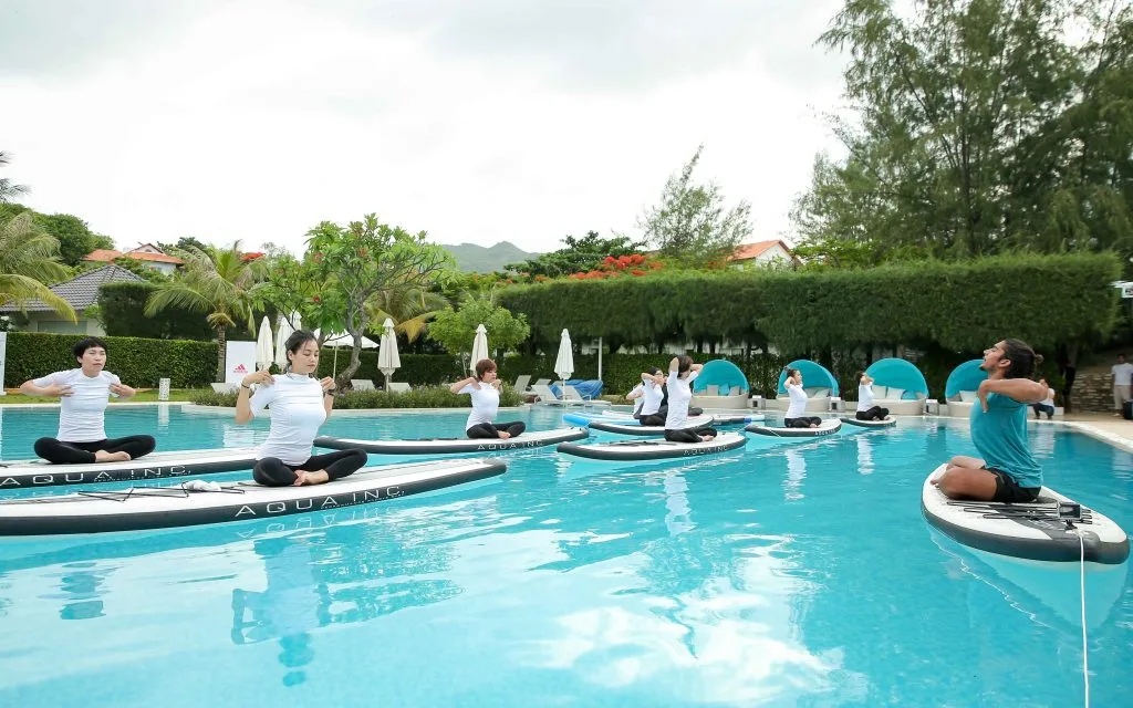 ADIDAS cùng hàng loạt gương mặt hot trổ tài chinh phục bộ môn Yoga trên nước mới lạ. ADIDAS cùng hàng loạt gương mặt hot trổ tài chinh phục bộ môn Yoga trên nước mới lạ.