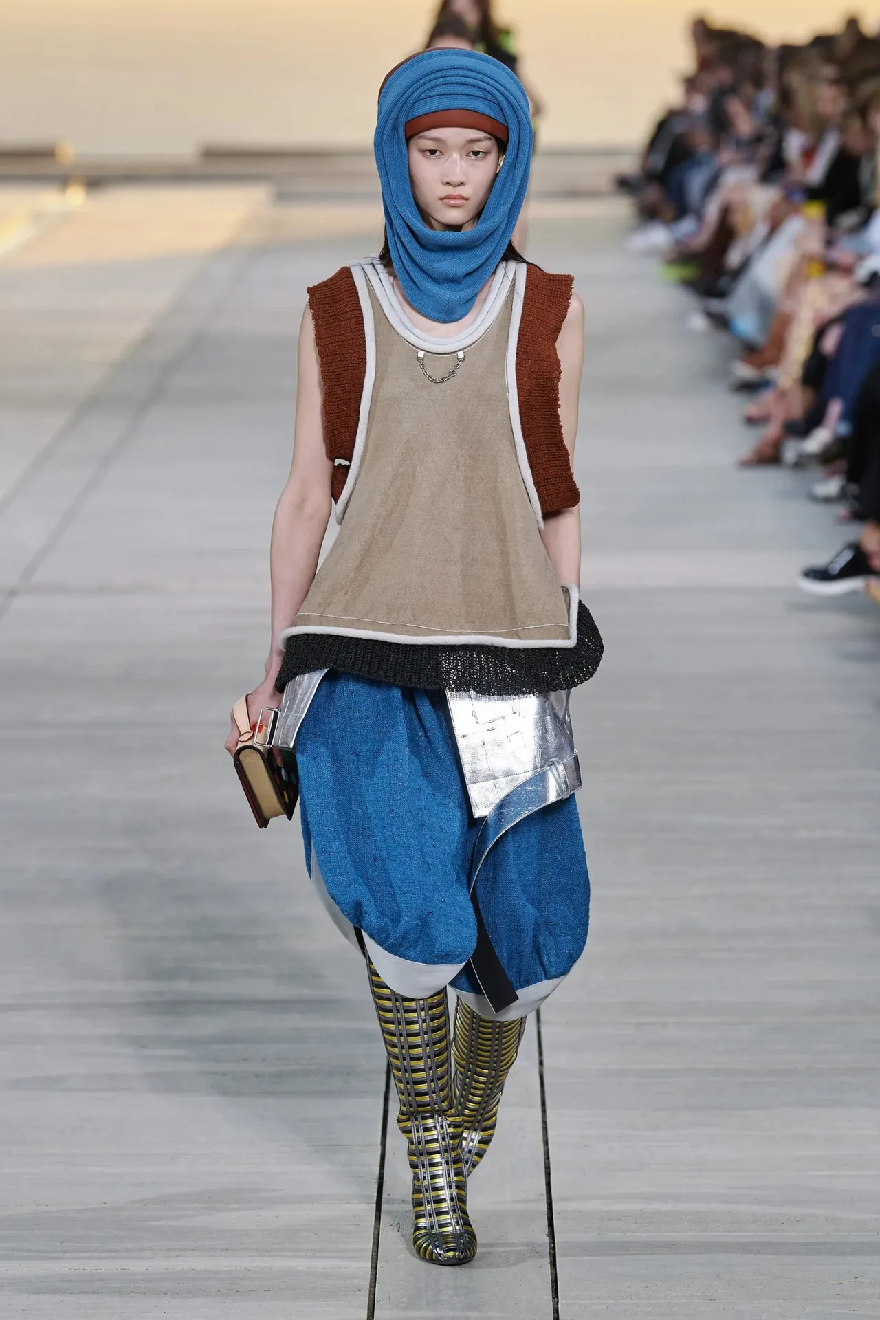 Louis Vuitton Cruise 2023 look 33