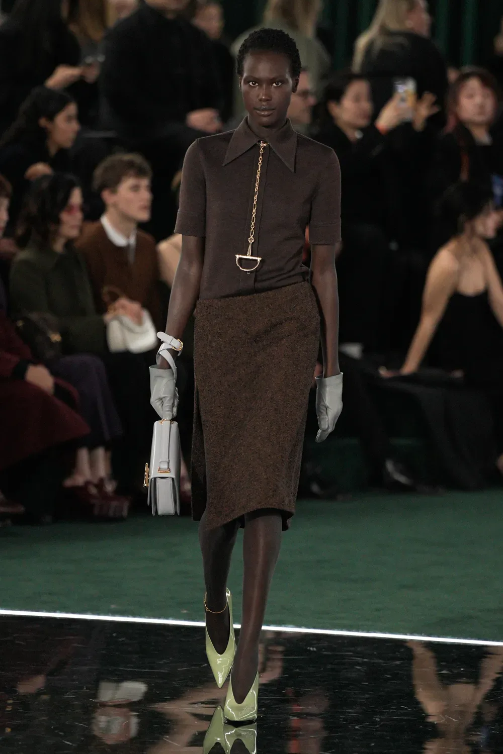 váy chữ A nâu Gucci
