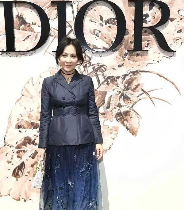 Christian+Dior+Photocall+Paris+Fashion+Week_luu gia linh