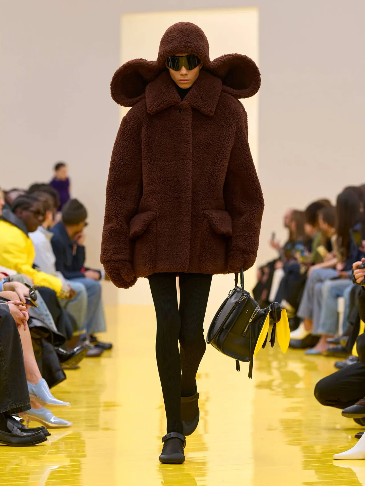 BST LOEWE Thu-Đông 2026